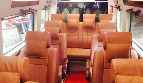 ac tempo traveller seating capacity